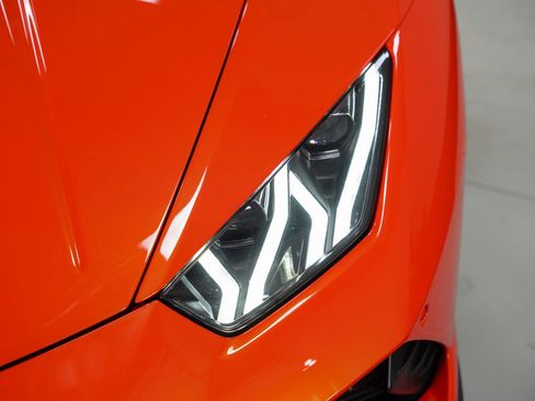 Used 2020 Lamborghini Huracan EVO RWD image 15