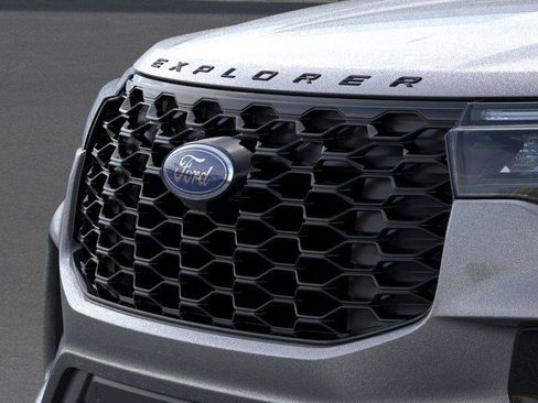 New 2026 Ford Explorer ST-Line w/ ST-Line Street Pack AWD/4WD image 17