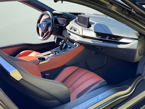 Used 2019 BMW i8 Coupe AWD/4WD image 5