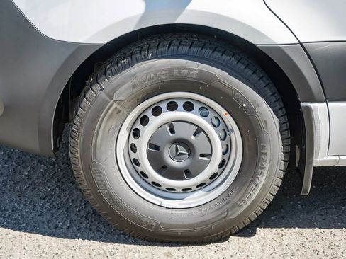 New 2024 Mercedes-Benz eSprinter 170 Cargo image 10