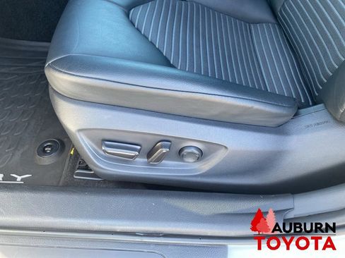 Used 2020 Toyota Camry SE FWD image 29