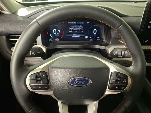 Used 2025 Ford Explorer Active w/ Active Comfort Package AWD/4WD image 18