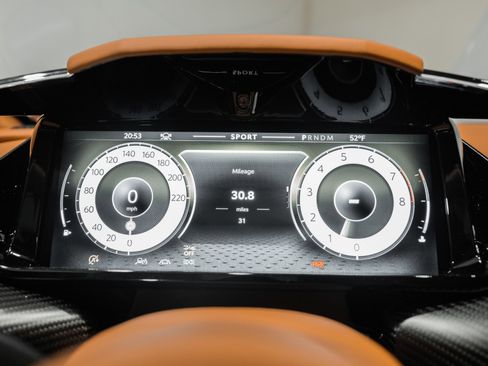 New 2026 Aston Martin V8 Vantage S image 5