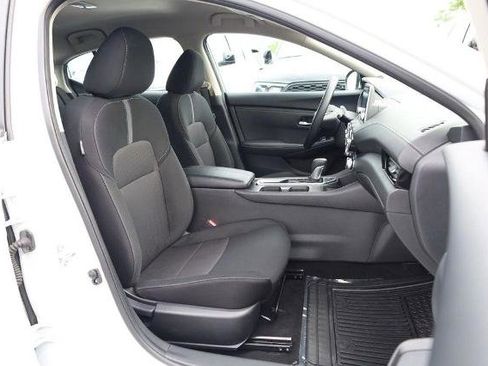 Certified 2025 Nissan Sentra SV FWD image 23