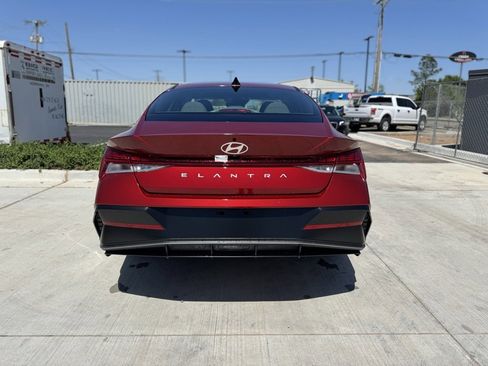 New 2025 Hyundai Elantra SEL image 6