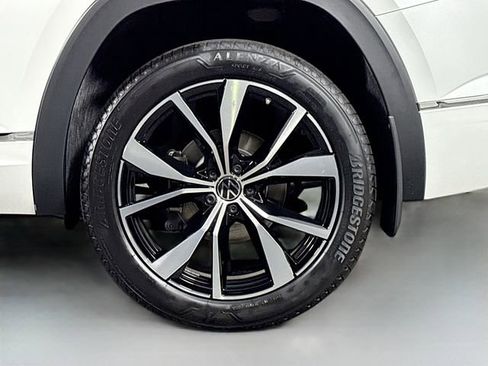 New 2026 Volkswagen Atlas SEL Premium R-Line AWD/4WD image 35