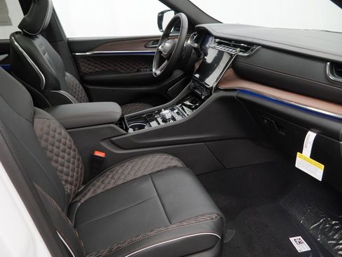 New 2025 Jeep Grand Cherokee Summit w/ Obsidian Package image 35