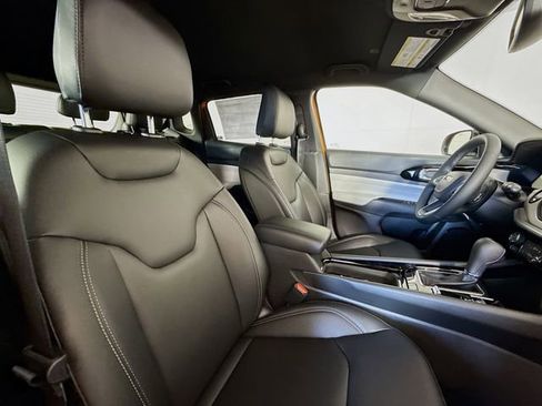 New 2026 Jeep Compass Limited image 25