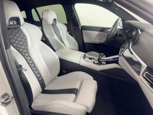Used 2023 BMW X6 M image 28
