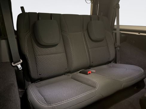 Used 2021 Jeep Wrangler Sport image 17