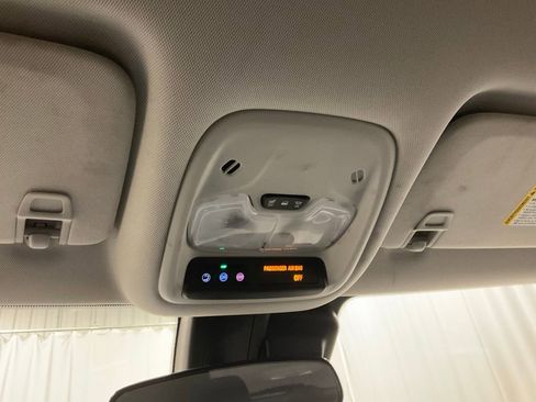 Used 2025 Chevrolet TrailBlazer LT image 24