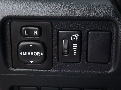 Used 2019 Toyota 4Runner TRD Off-Road AWD/4WD image 22