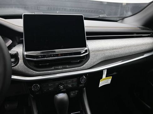 New 2026 Jeep Compass Latitude AWD/4WD image 30