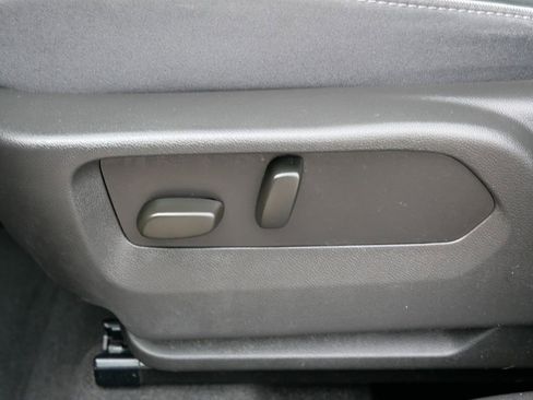 Used 2023 Buick Envision Essence image 17