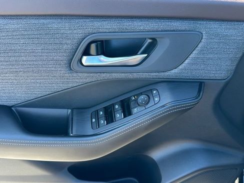 Certified 2023 Nissan Rogue SV image 20