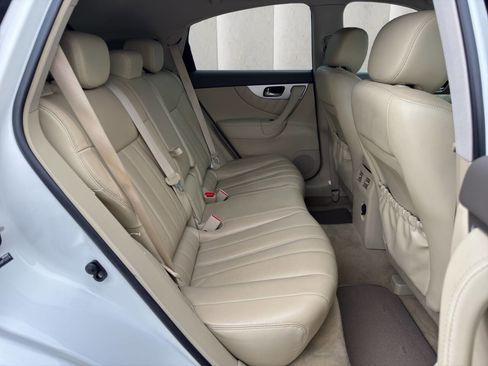 Used 2016 INFINITI QX70 AWD w/ Premium Package image 12