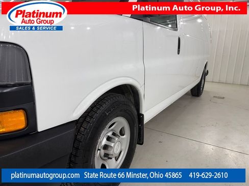 Used 2018 Chevrolet Express 3500 Extended w/ Driver Convenience Package RWD image 44