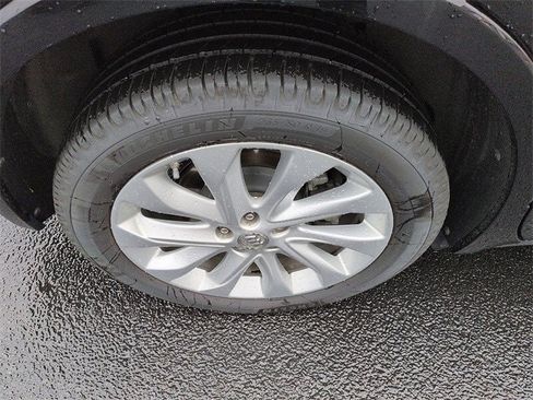 Used 2018 Buick Envision Premium w/ Driver Confidence Package image 9