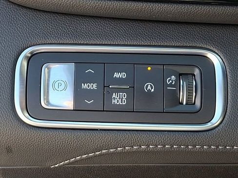 Used 2025 Buick Enclave Preferred image 26