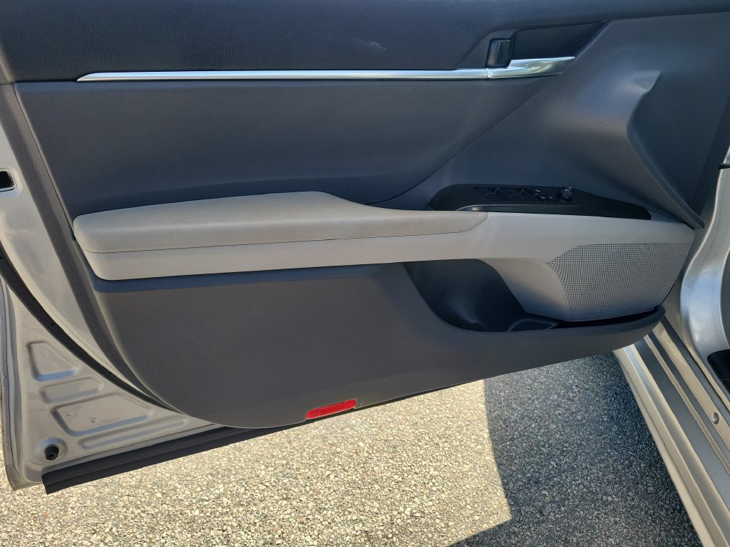Used 2024 Toyota Camry SE FWD image 19