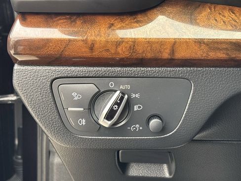 Used 2018 Audi Q5 2.0T Premium w/ Convenience Package image 18