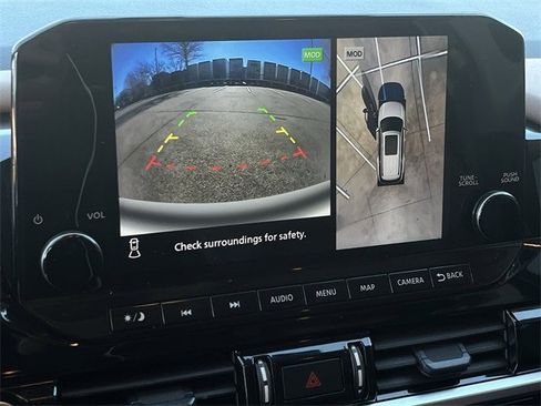 Used 2023 Nissan Pathfinder Platinum w/ Cargo Package image 18