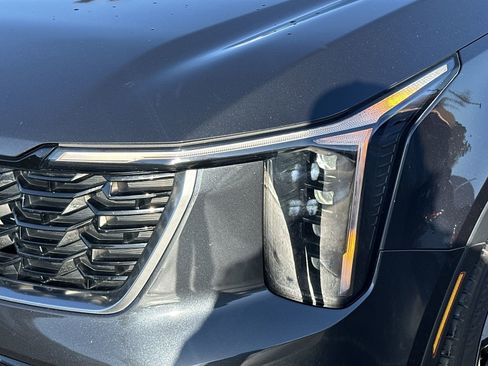 Used 2024 Kia Sorento S image 11