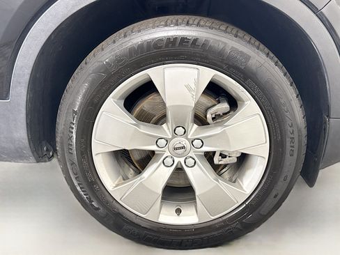 Used 2022 Volvo XC40 T4 Momentum FWD image 32
