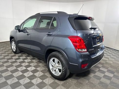 Used 2022 Chevrolet Trax LT w/ LT Convenience Package image 5