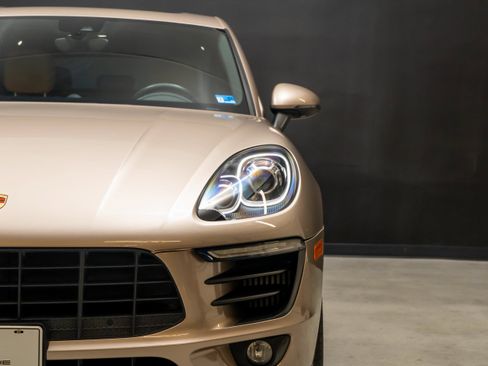 Certified 2017 Porsche Macan S AWD/4WD image 11