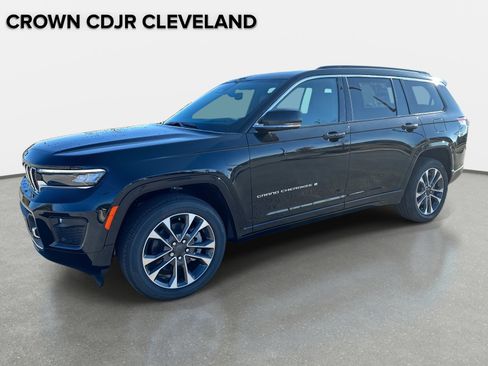 New 2025 Jeep Grand Cherokee L Overland w/ Advanced Protech Group III AWD/4WD image 8
