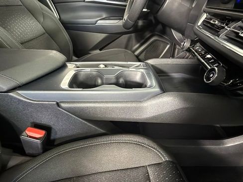 Used 2025 Chevrolet Equinox EV LT image 33