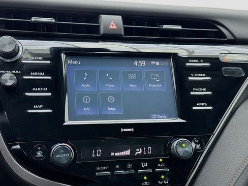 Used 2020 Toyota Camry LE image 9