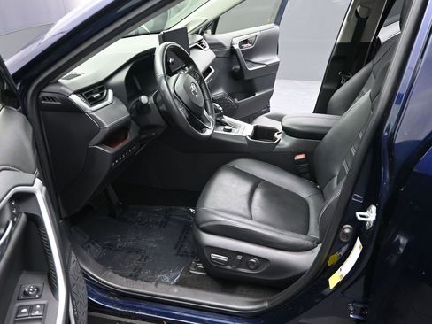 Used 2023 Toyota RAV4 Limited image 12
