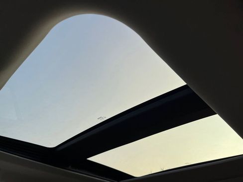 Used 2019 Nissan Murano Platinum w/ Cargo Package image 7