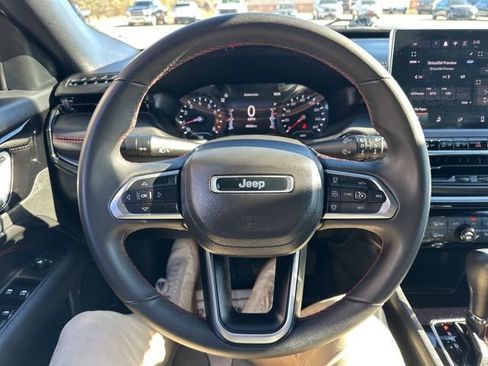 Used 2024 Jeep Compass Trailhawk image 12