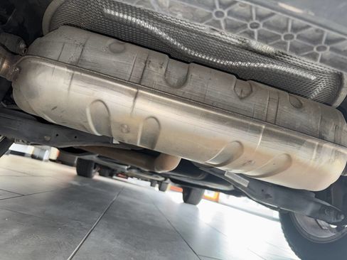 Used 2019 Volkswagen Tiguan SE image 40