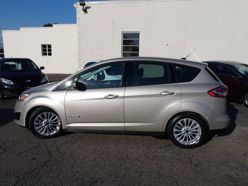 Used 2017 Ford C-MAX SE image 3