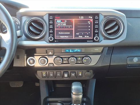 Used 2022 Toyota Tacoma TRD Sport image 11