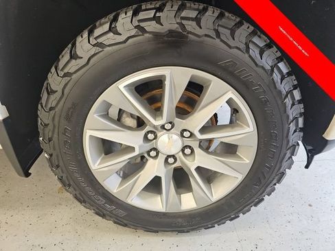 Used 2022 Chevrolet Silverado 1500 High Country w/ Z71 Off-Road Package AWD/4WD image 8