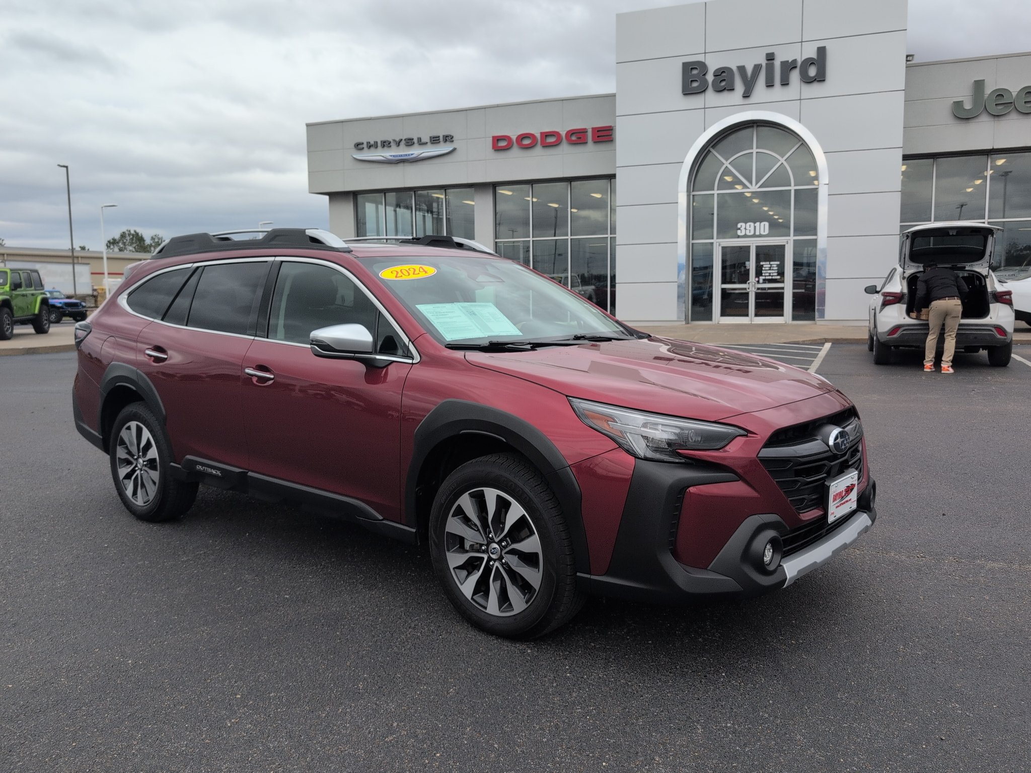 Used 2024 Subaru Outback Touring XT AWD/4WD image 1