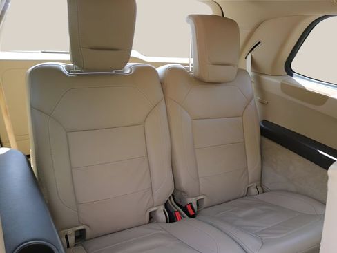 Used 2014 Mercedes-Benz GL 550 4MATIC image 22
