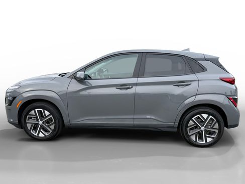 Used 2023 Hyundai Kona SE w/ Cargo Package image 2
