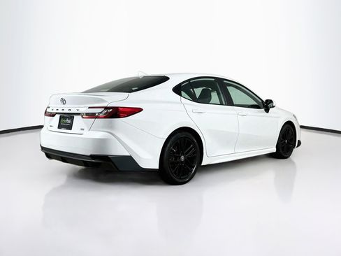 Used 2026 Toyota Camry SE FWD image 9