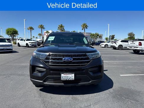 Used 2021 Ford Explorer XLT RWD image 2