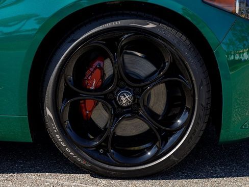 New 2025 Alfa Romeo Giulia w/ Veloce Package Rwd image 13