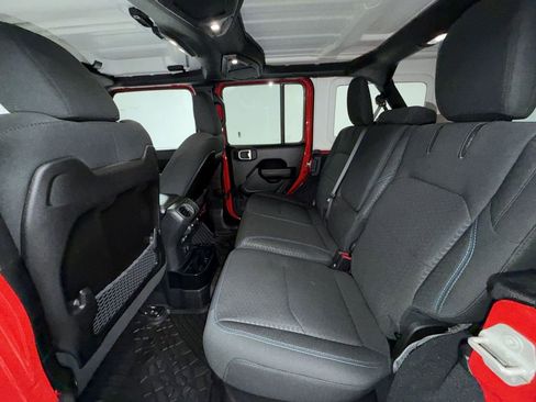Used 2024 Jeep Wrangler Unlimited Rubicon 4xe w/ Convenience Group AWD/4WD image 4