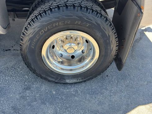 Used 2005 Chevrolet Silverado 3500 LS w/ Heavy-Duty Power Package AWD/4WD image 8