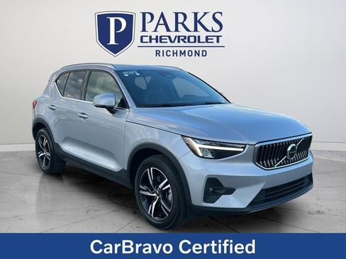 Used 2023 Volvo XC40 B5 Plus AWD/4WD image 1