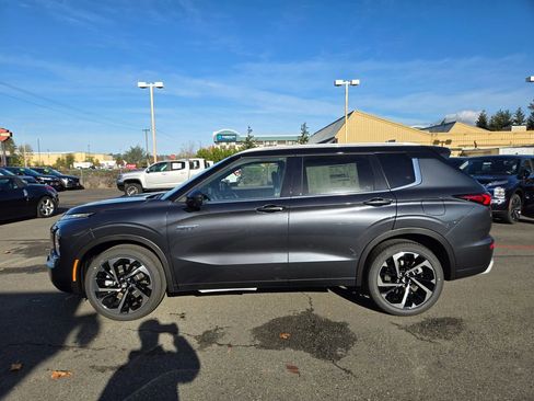 New 2025 Mitsubishi Outlander SEL image 8